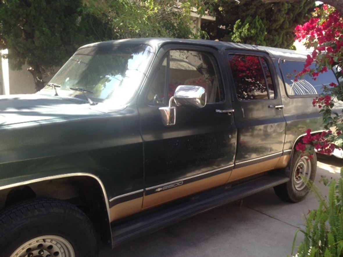1990 Chevrolet Suburban for sale by owner in LOS ANGELES