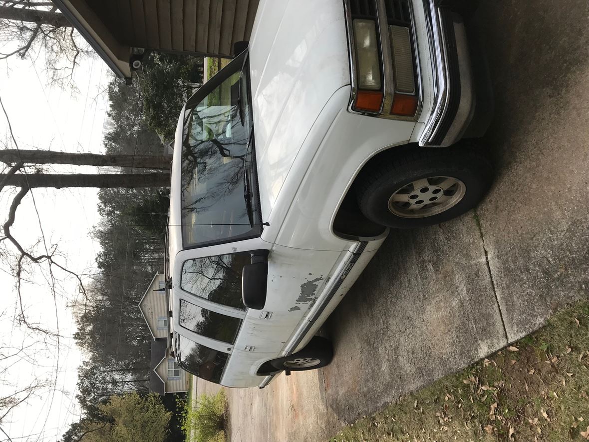 1992 Chevrolet Suburban for sale by owner in Cartersville