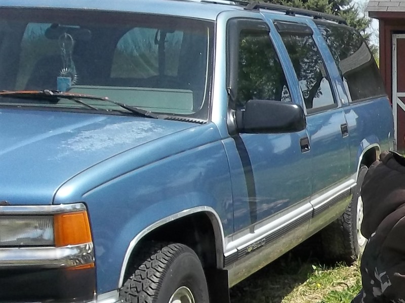 1994 Chevrolet Suburban for sale by owner in MANTUA