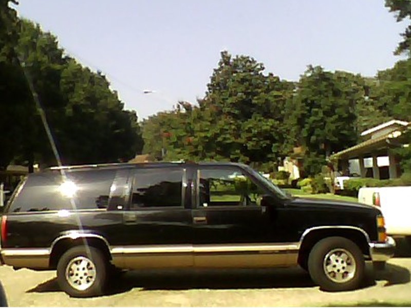 1995 Chevrolet Suburban for sale by owner in NORTH LITTLE ROCK