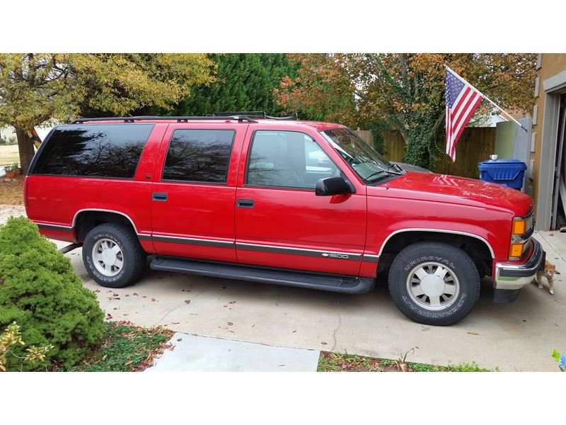 1999 Chevrolet Suburban for sale by owner in Monroe