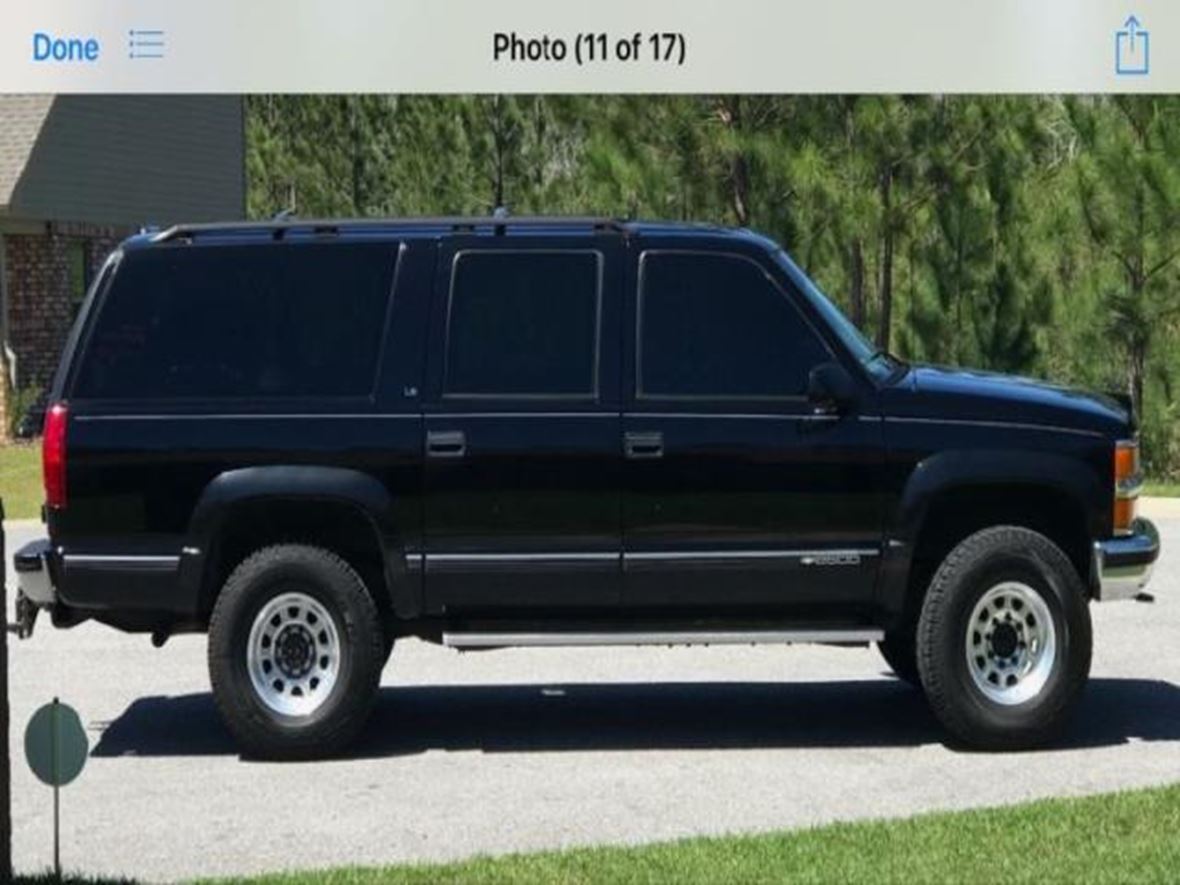 1999 Chevrolet Suburban for sale by owner in Roseland