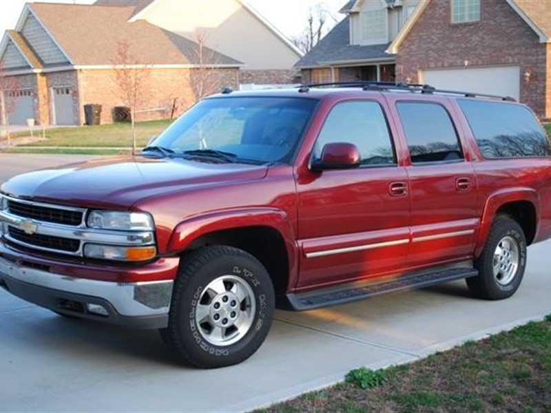 2003 Chevrolet Suburban for sale by owner in ALLEN PARK