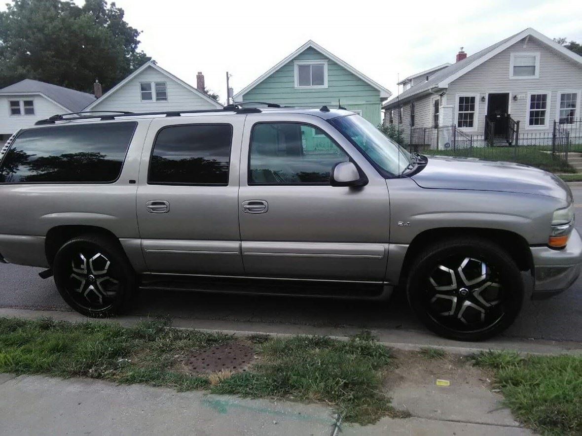 2003 Chevrolet Suburban for sale by owner in Kansas City