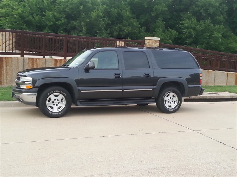2004 Chevrolet Suburban for sale by owner in GRAND PRAIRIE