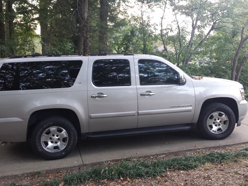 2007 Chevrolet Suburban for sale by owner in FORT MILL