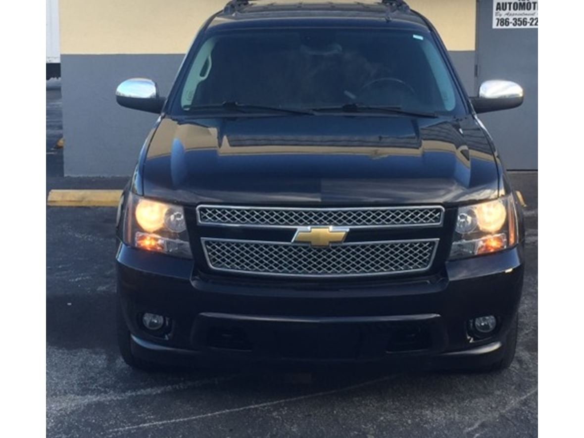 2008 Chevrolet Suburban for sale by owner in Miami