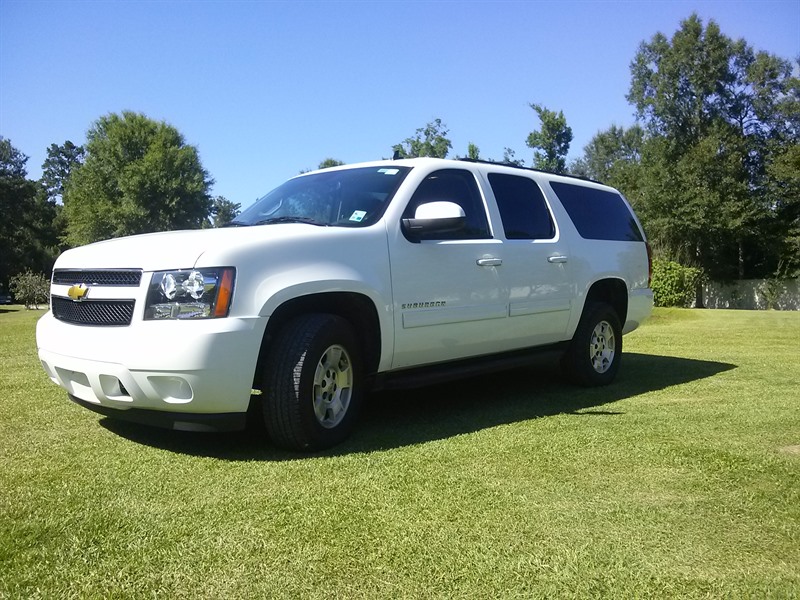 2013 Chevrolet Suburban Half-Ton for sale by owner in ROBERT