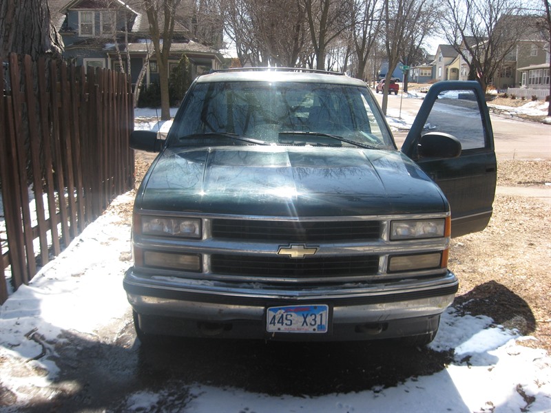 1996 Chevrolet Tahoe for sale by owner in SIOUX FALLS