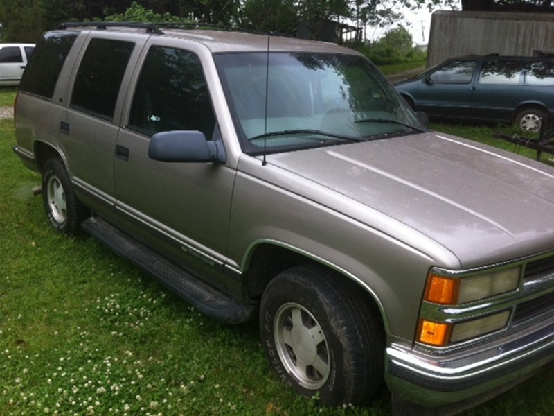 1998 Chevrolet Tahoe for sale by owner in CENTERVILLE