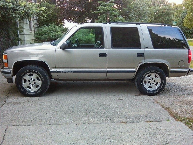 1998 Chevrolet Tahoe for sale by owner in ADRIAN