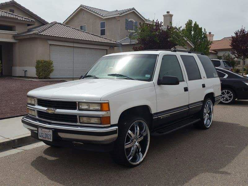 1999 Chevrolet Tahoe for sale by owner in Adelanto