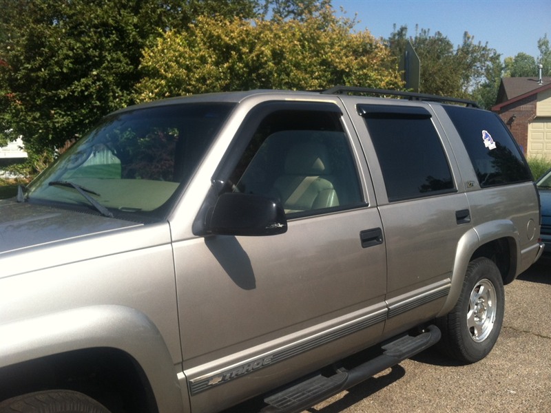 2000 Chevrolet Tahoe for sale by owner in GARDEN CITY