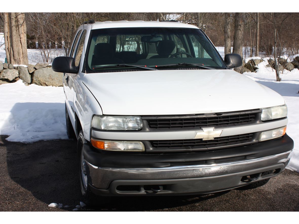 2003 Chevrolet Tahoe for sale by owner in Avon