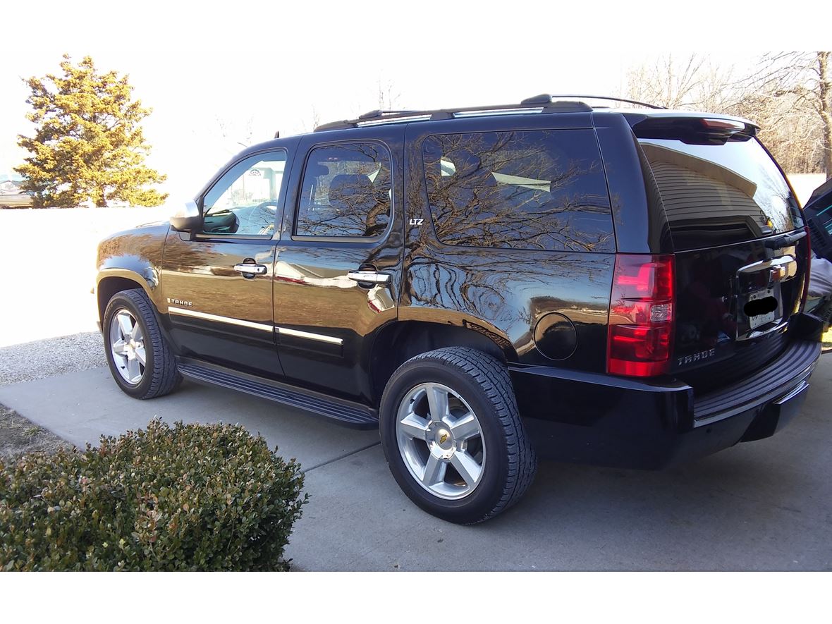 2009 Chevrolet Tahoe for sale by owner in Camdenton