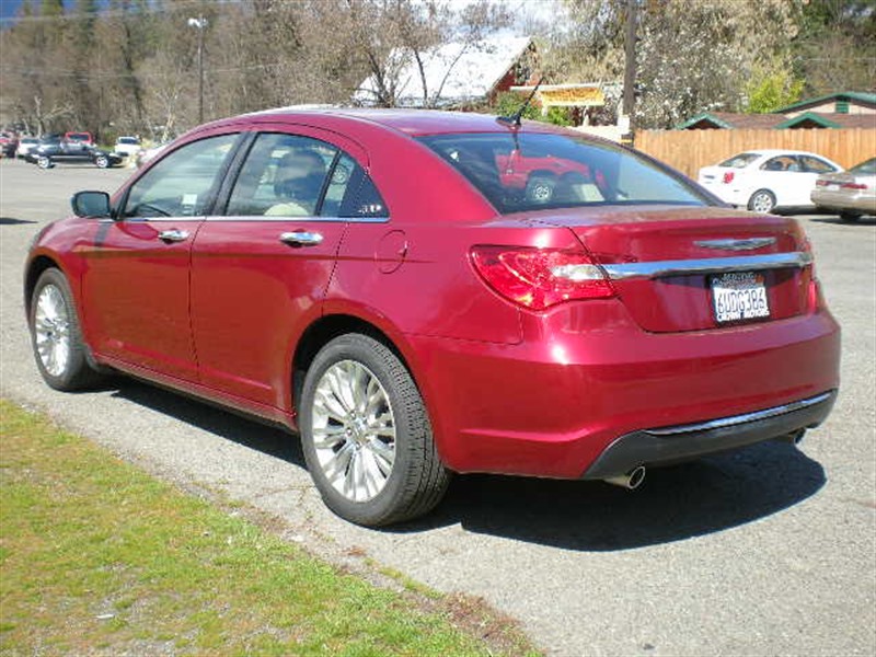 2012 Chrysler 200 for sale by owner in WEAVERVILLE