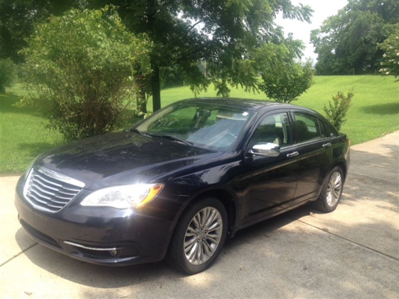 2012 Chrysler 200 for sale by owner in FRANKLIN