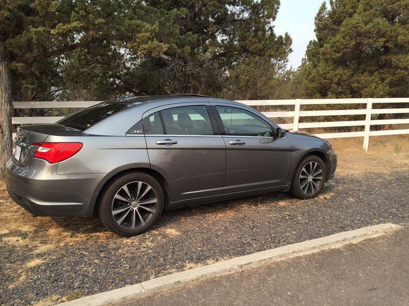 2012 Chrysler 200 S for sale by owner in PRINEVILLE