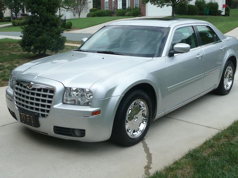 2005 Chrysler 300 for sale by owner in CHARLOTTE
