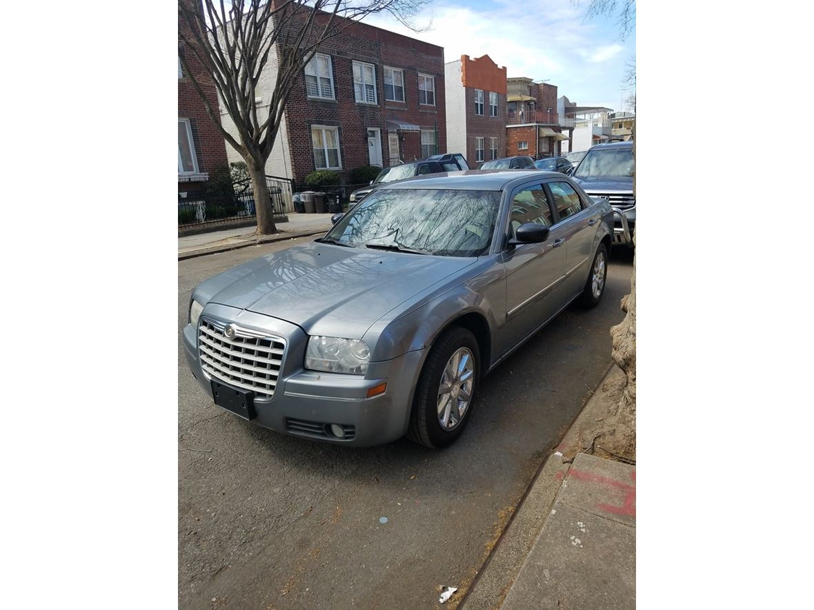 2007 Chrysler 300 for sale by owner in Brooklyn
