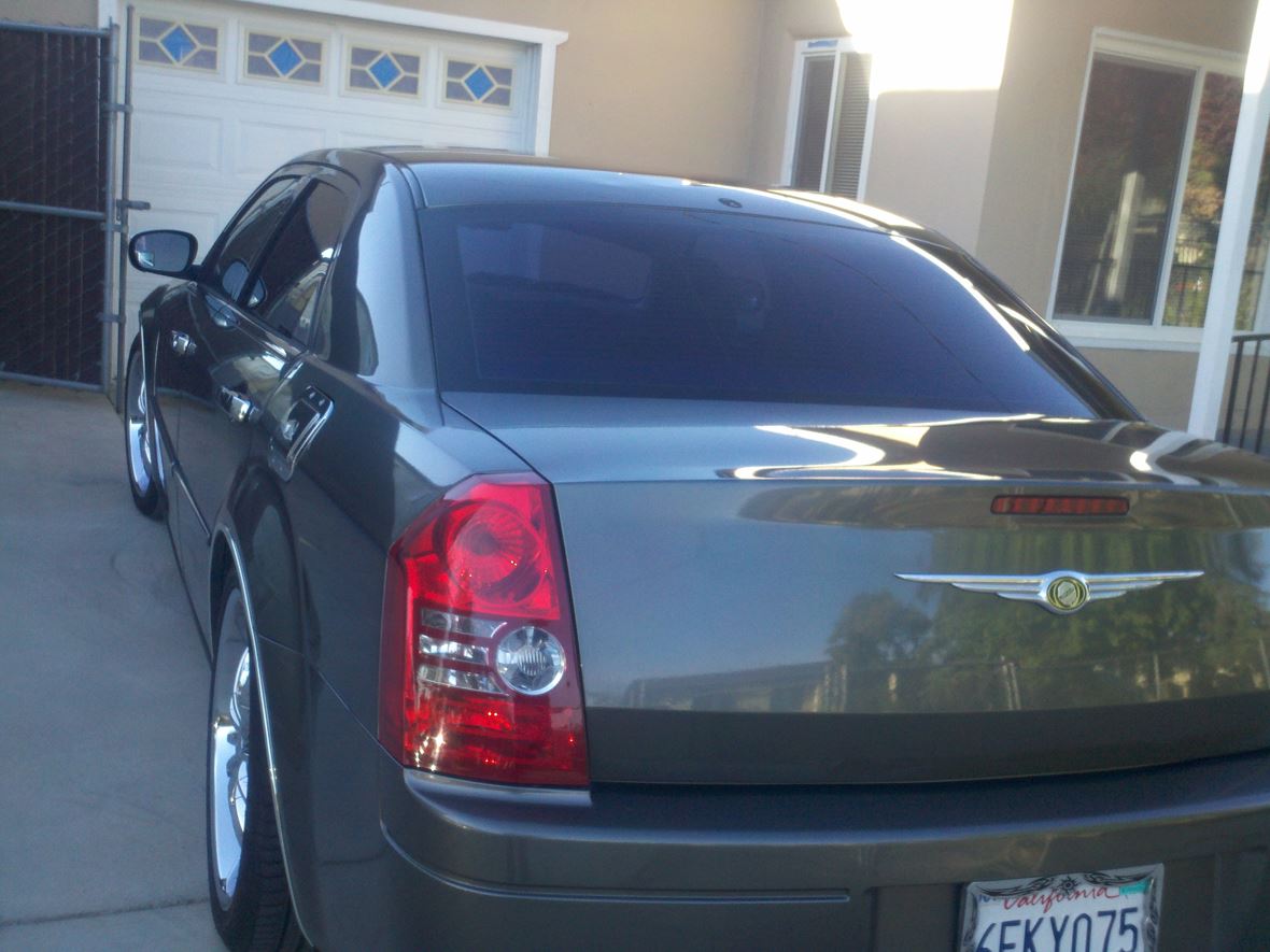 2009 Chrysler 300 for sale by owner in Fresno