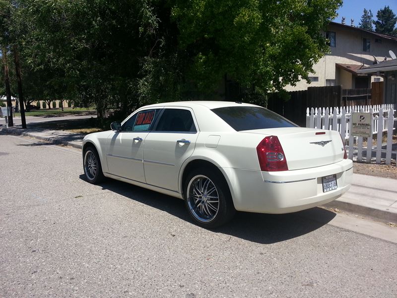 2010 Chrysler 300 for sale by owner in Paso Robles