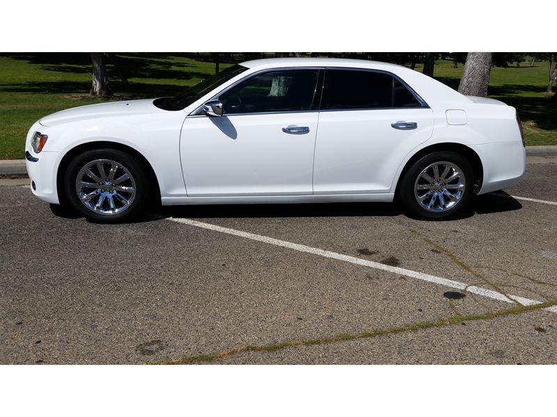 2012 Chrysler 300 for sale by owner in Madera