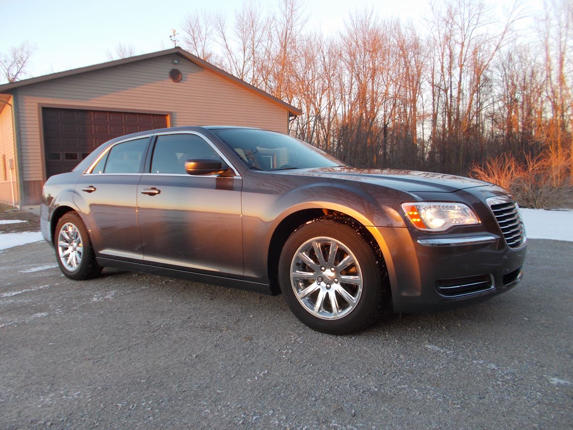 2014 Chrysler 300 for sale by owner in Harbor Beach
