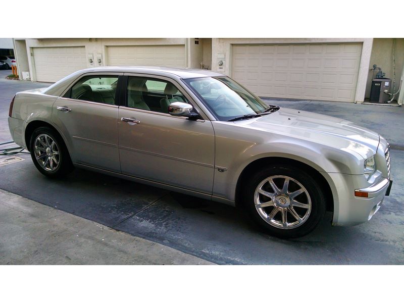 2005 Chrysler 300C for sale by owner in Valencia