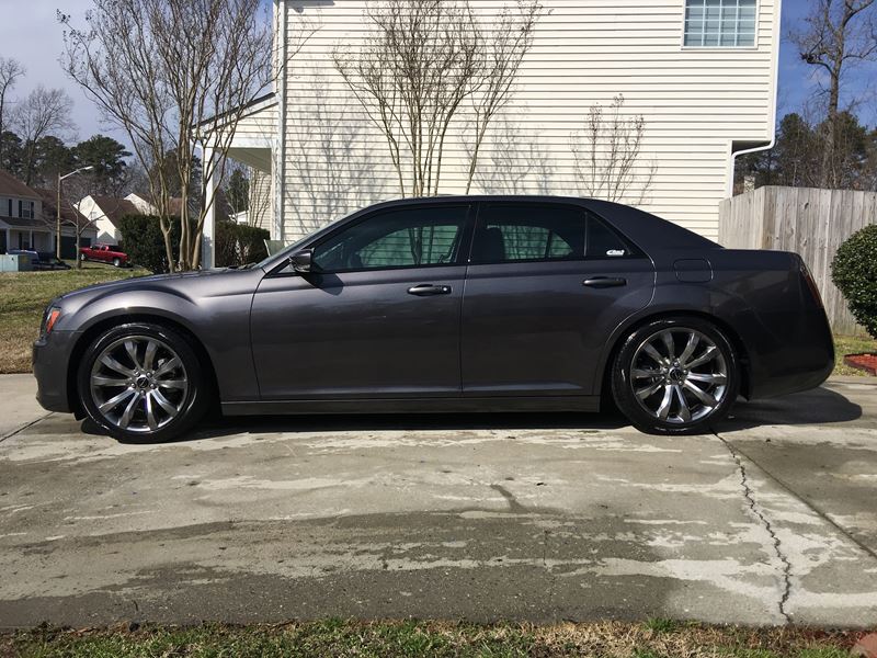 2014 Chrysler 300s for sale by owner in Newport News