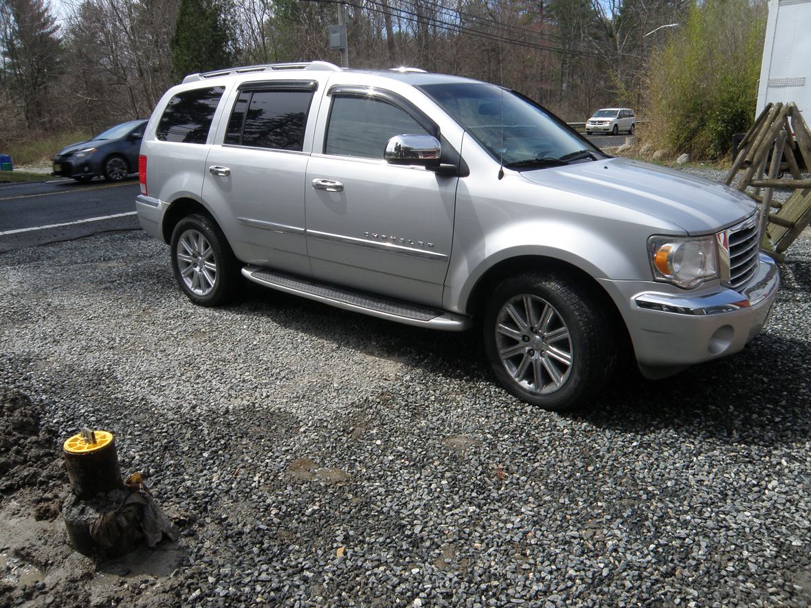 2008 Chrysler Aspen for sale by owner in West Milford