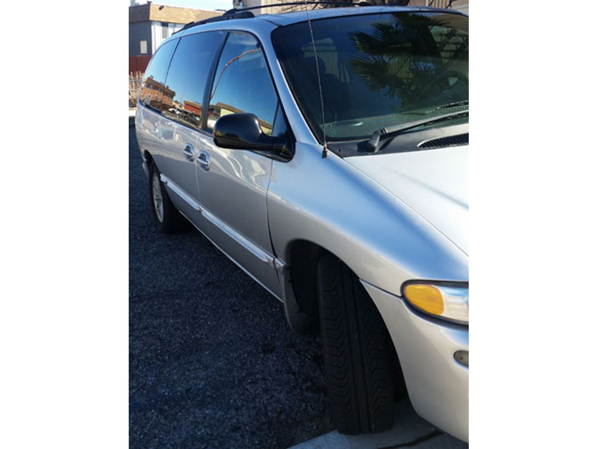 2000 Chrysler Town & Country for sale by owner in Henderson