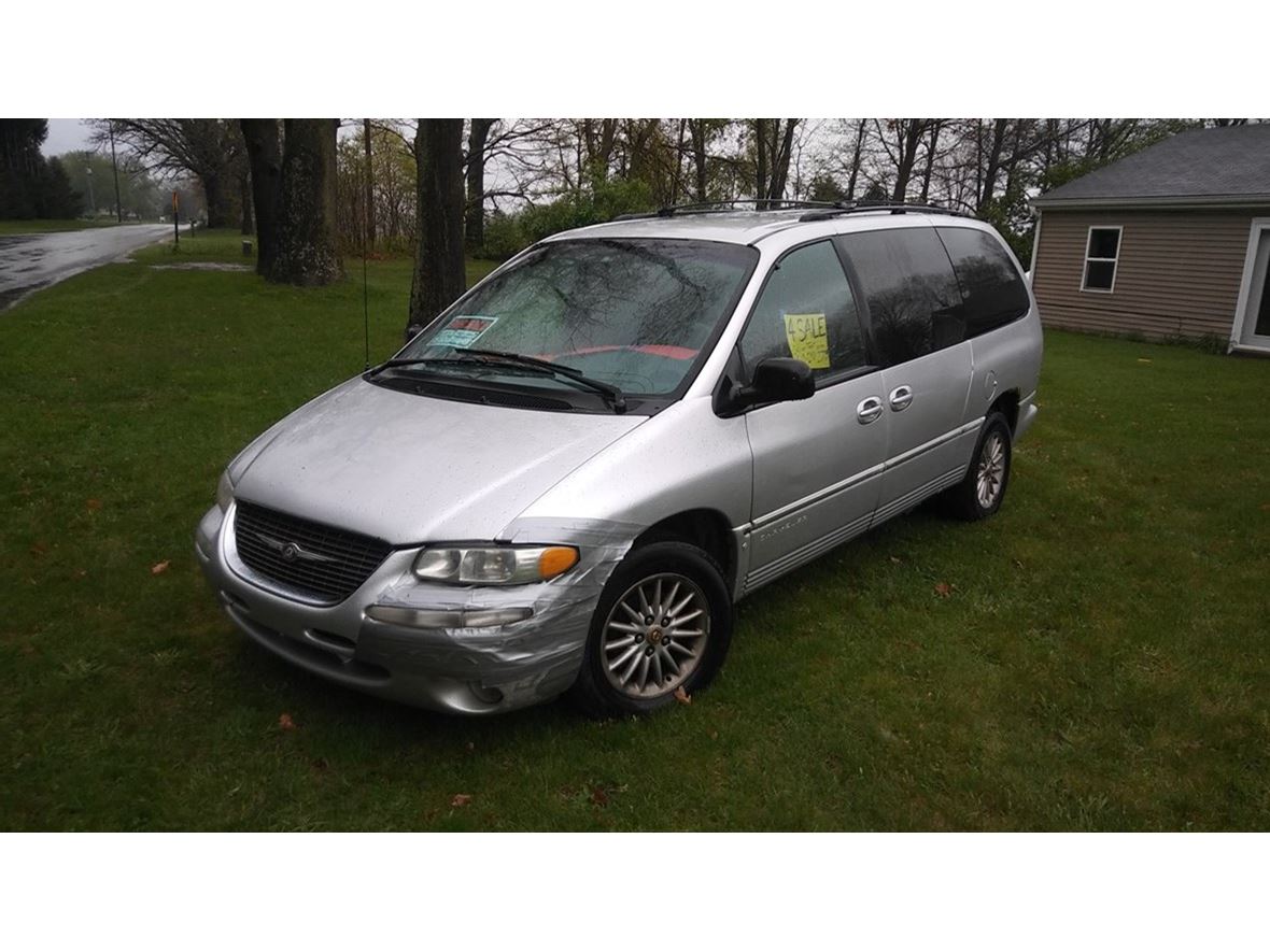 2000 Chrysler Town & Country for sale by owner in Plainwell
