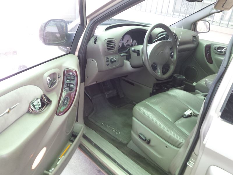 2003 Chrysler Town & Country for sale by owner in Saint Augustine