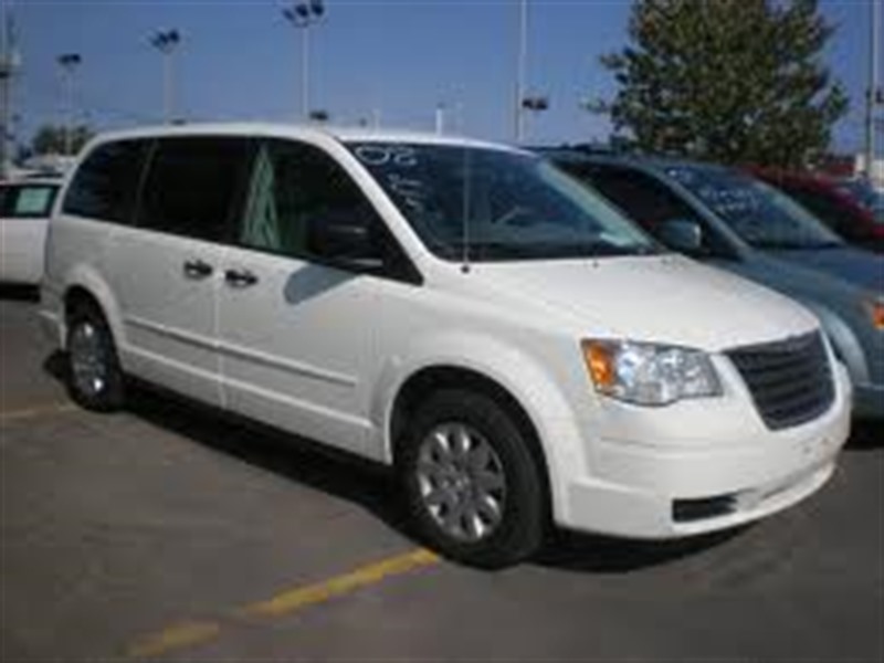 2008 Chrysler Town & Country for sale by owner in MARYLAND HEIGHTS