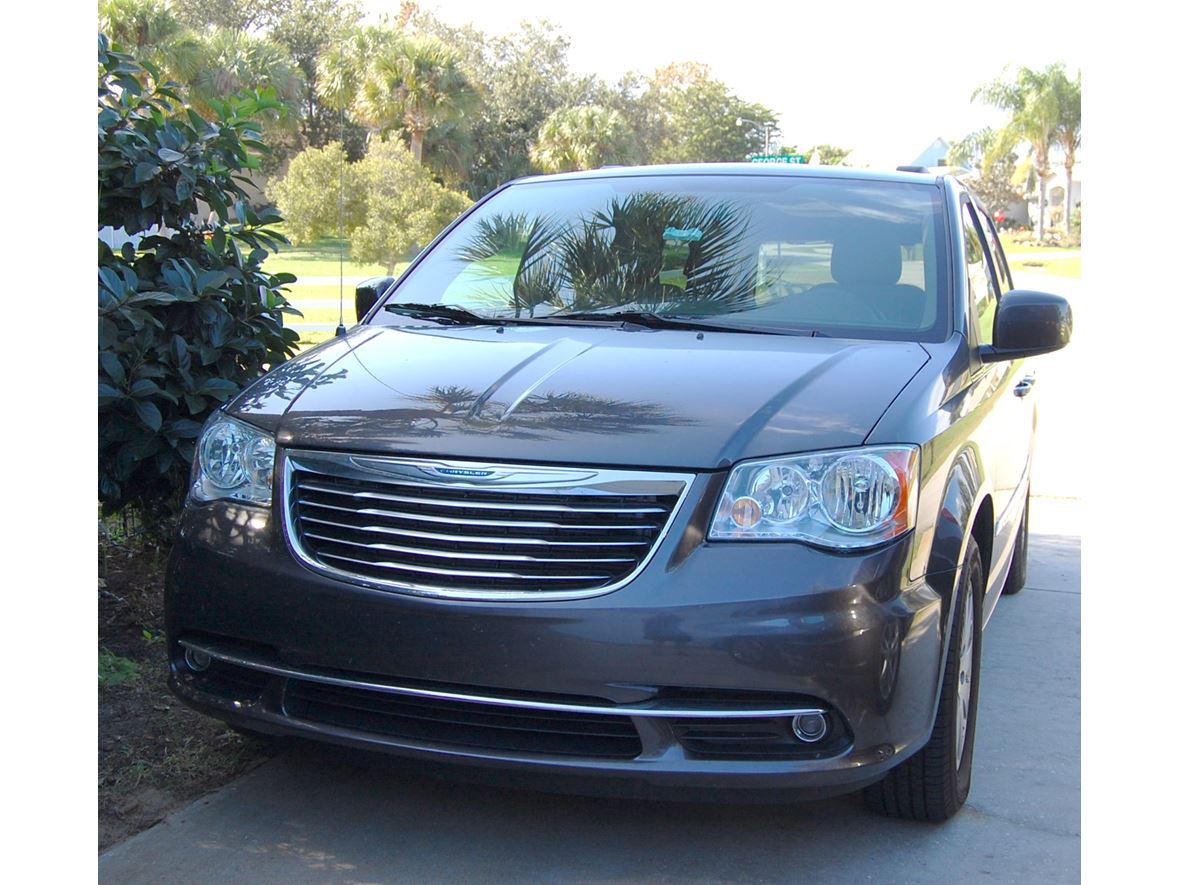 2015 Chrysler Town & Country Touring for sale by owner in Sebastian