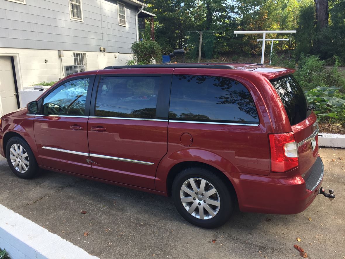 2015 Chrysler Town & Country for sale by owner in Knoxville