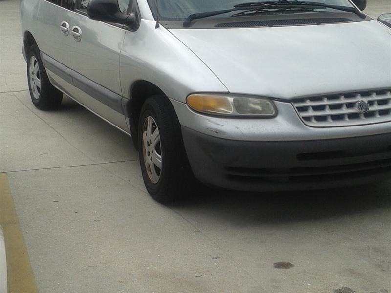 2000 Chrysler Voyager for sale by owner in NAPLES