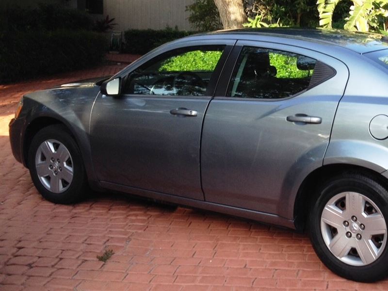 2010 Dodge Avenger for sale by owner in VERO BEACH