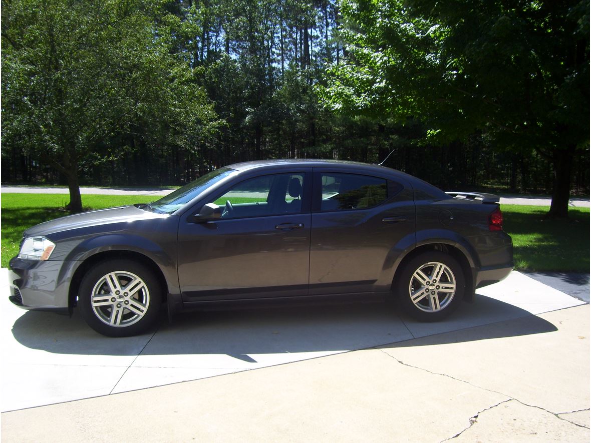 2014 Dodge Avenger SE for sale by owner in Wisconsin Rapids