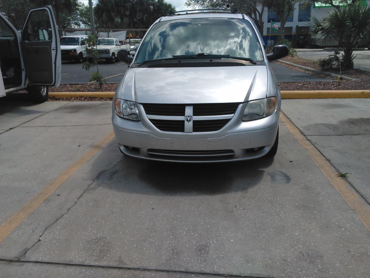 2005 Dodge Caravan for sale by owner in Tampa