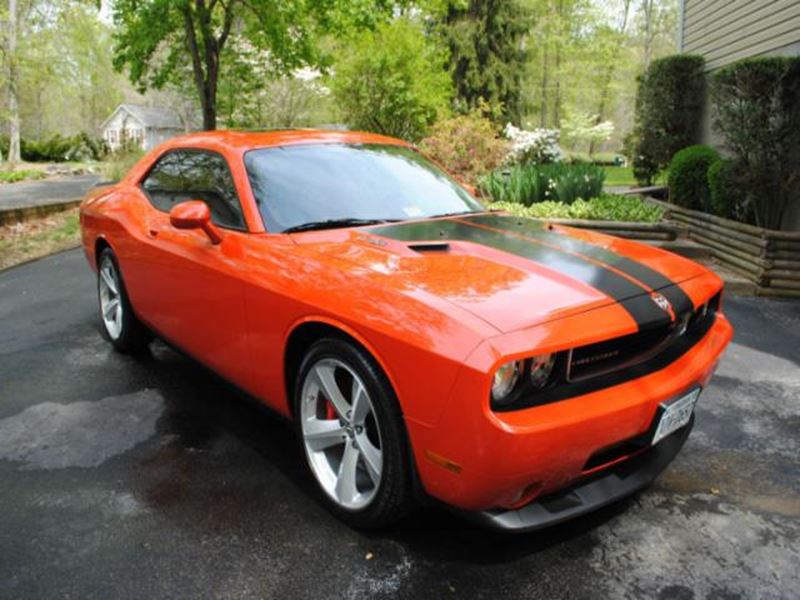 2009 Dodge Challenger for sale by owner in Bakersfield