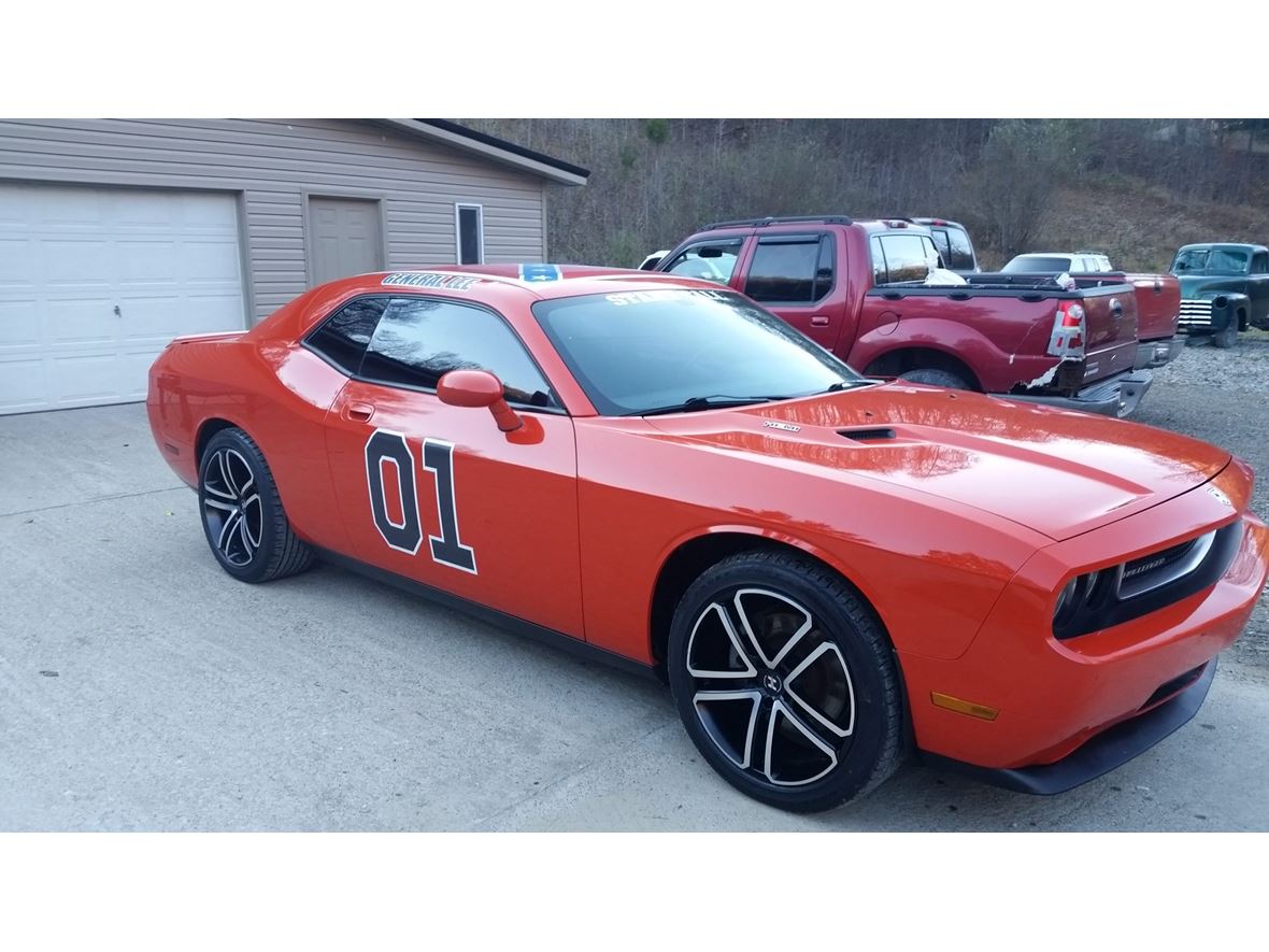 2010 Dodge Challenger for sale by owner in Chapmanville