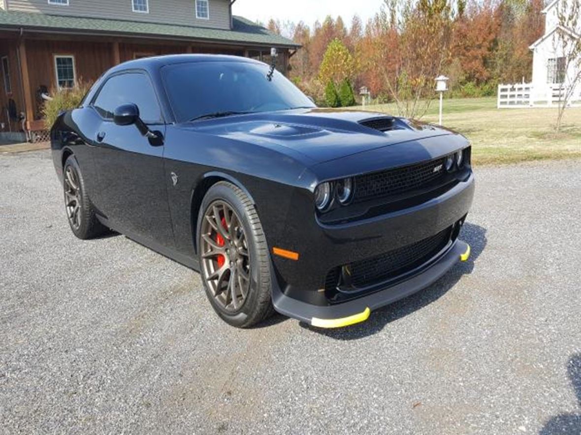 2016 Dodge Challenger for sale by owner in Clarksville