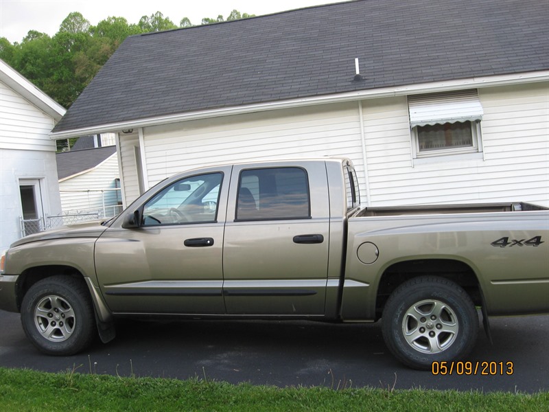 2006 Dodge Dakota for sale by owner in FAIRMONT