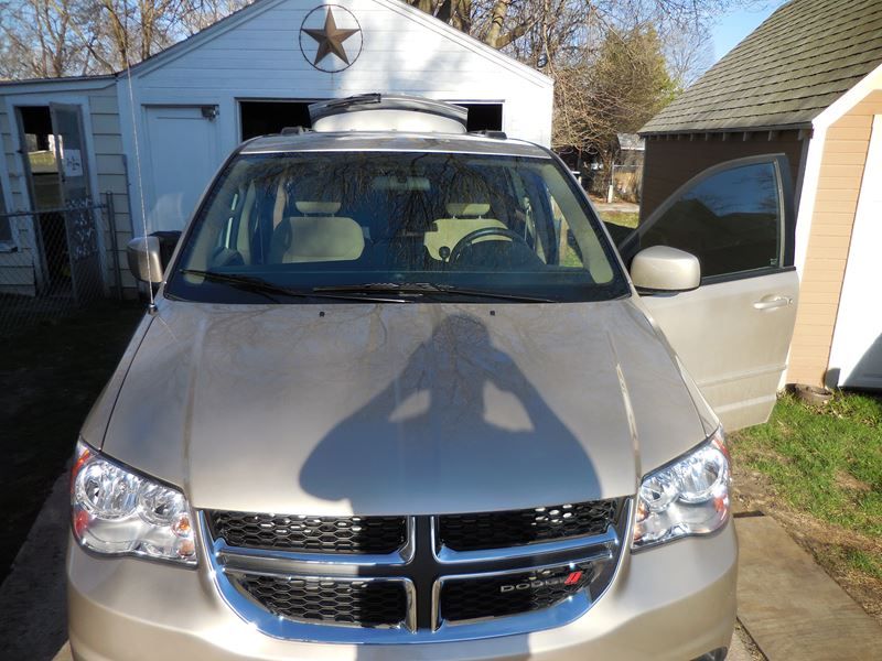 2014 Dodge grand caravan for sale by owner in Mason City