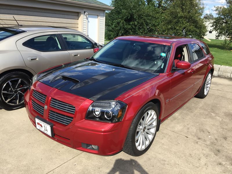 2005 Dodge Magnum for sale by owner in Merrillville