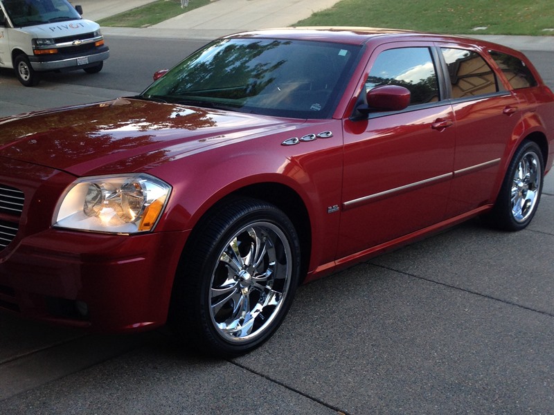 2006 Dodge Magnum for sale by owner in ELK GROVE