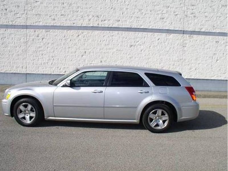 2007 Dodge Magnum for sale by owner in Pacoima