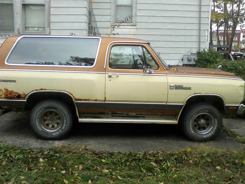 1985 Dodge Ram 1500 for sale by owner in WARRENSBURG